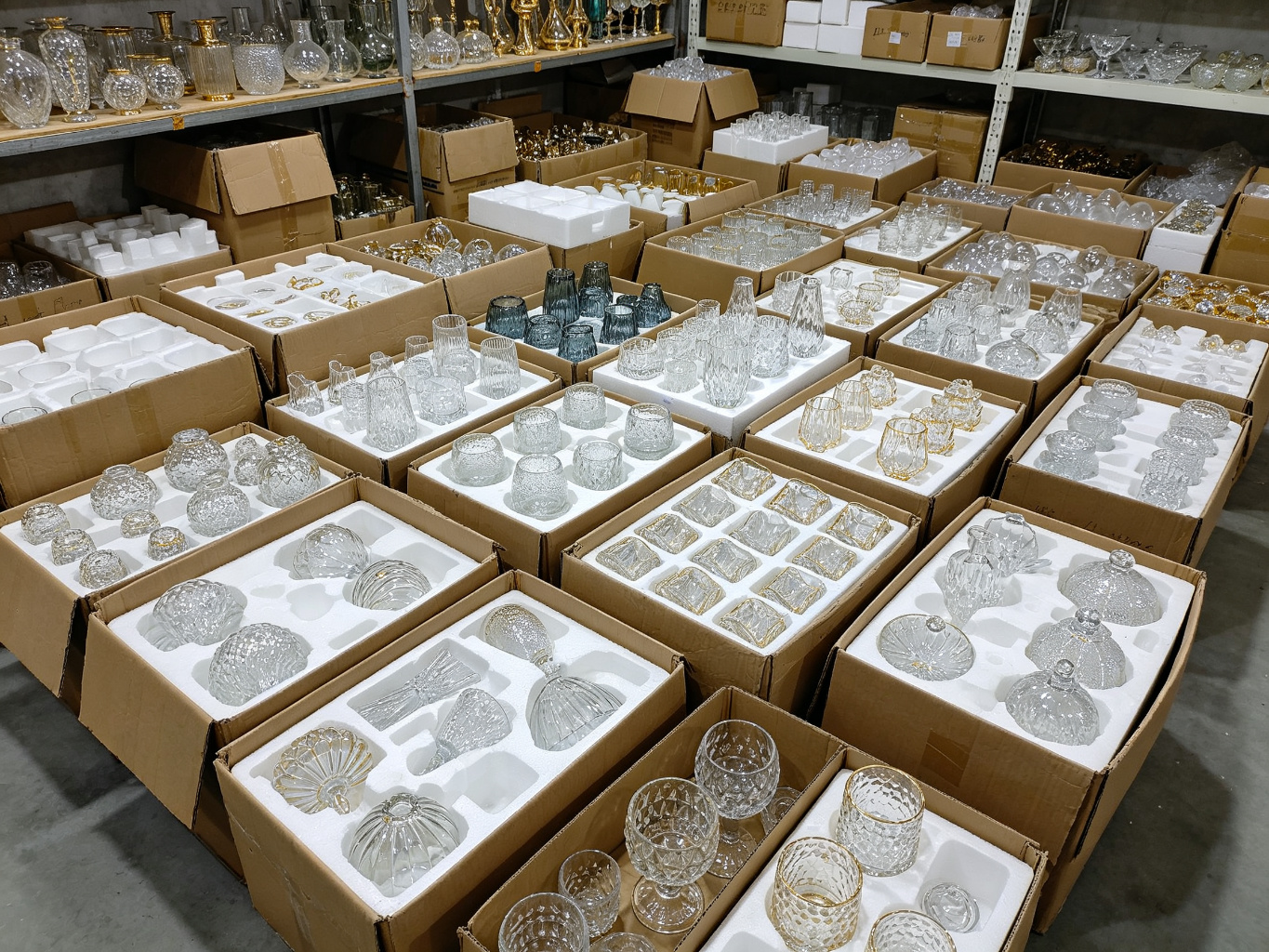 义乌收批发档口工艺品剩余尾货,闭市后上门