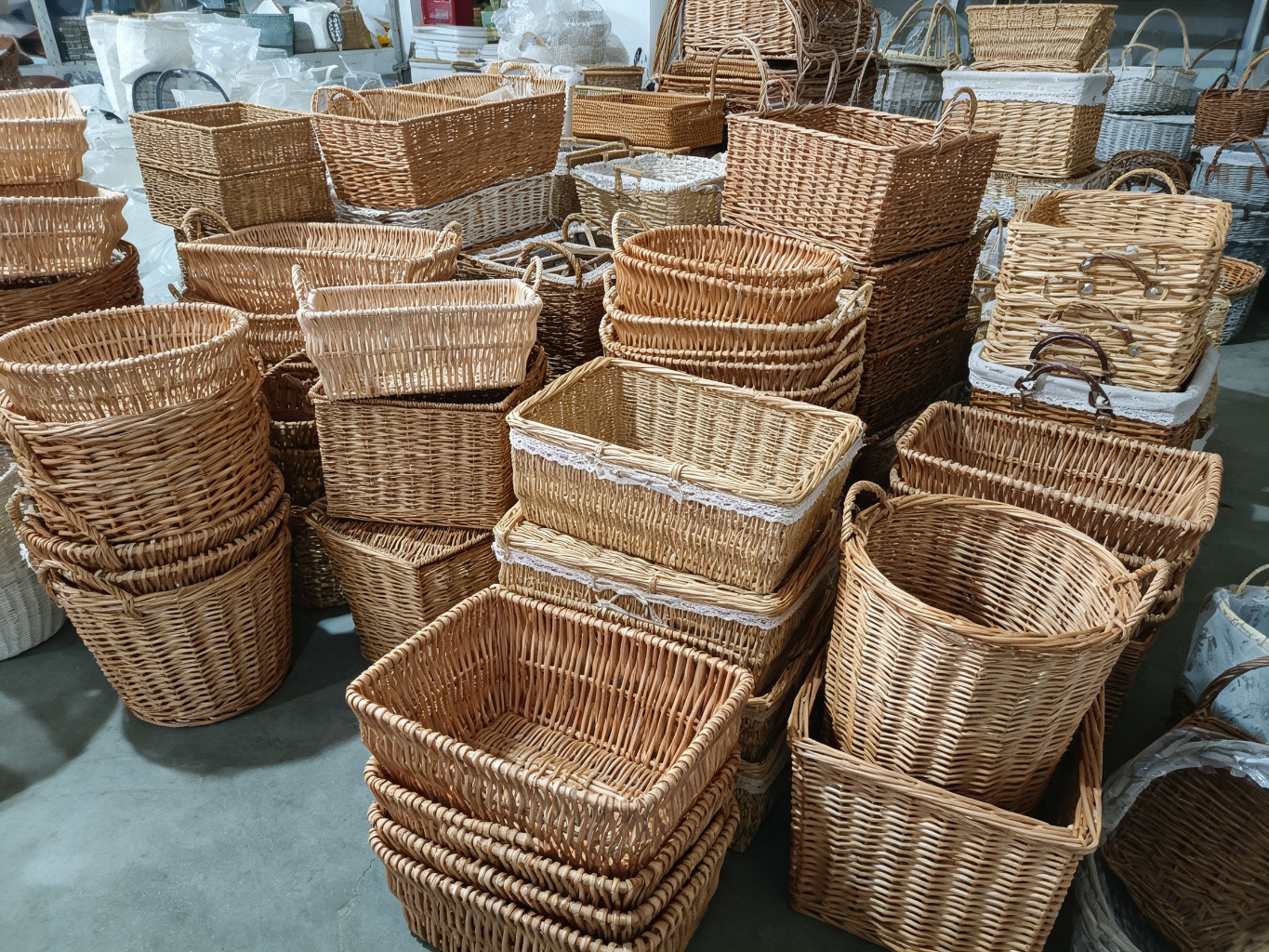 收纳用品库存回收电话 17064701111，义乌上门看货