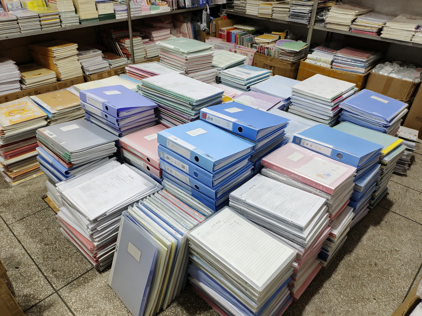义乌收促销剩余文具库存，尾货打包